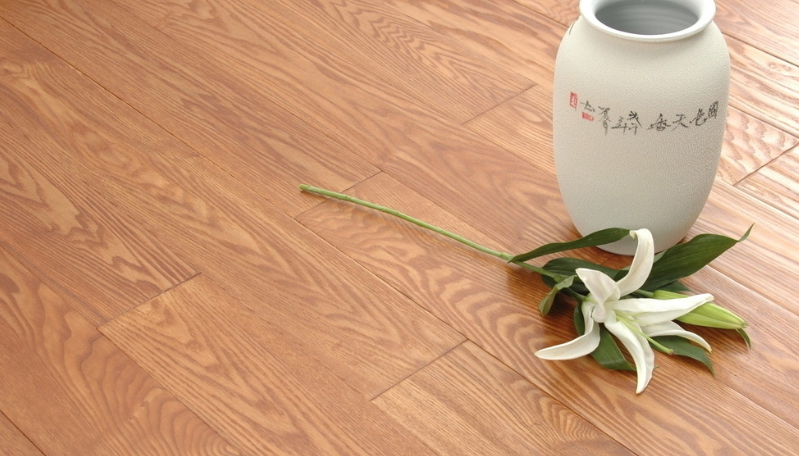 秋季地板如何保养呢？